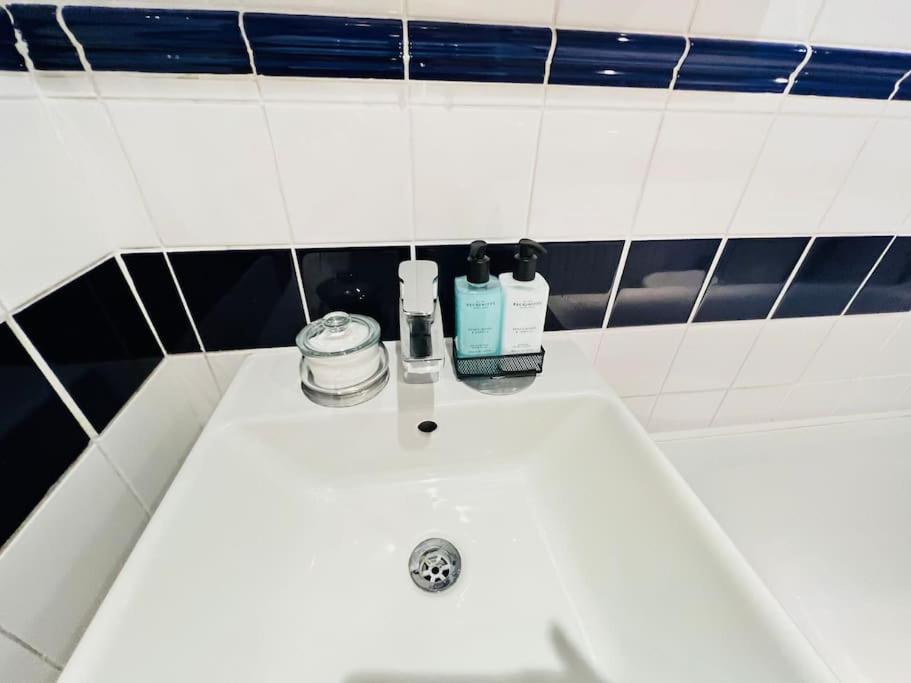 Cosy Cottage In Central Reading Free Parking & Fast Wifi Eksteriør billede